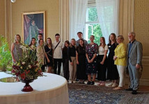 Obrázek k aktualitě DofE: Nela Halamíčková na slavnosti u prezidenta v Lánech